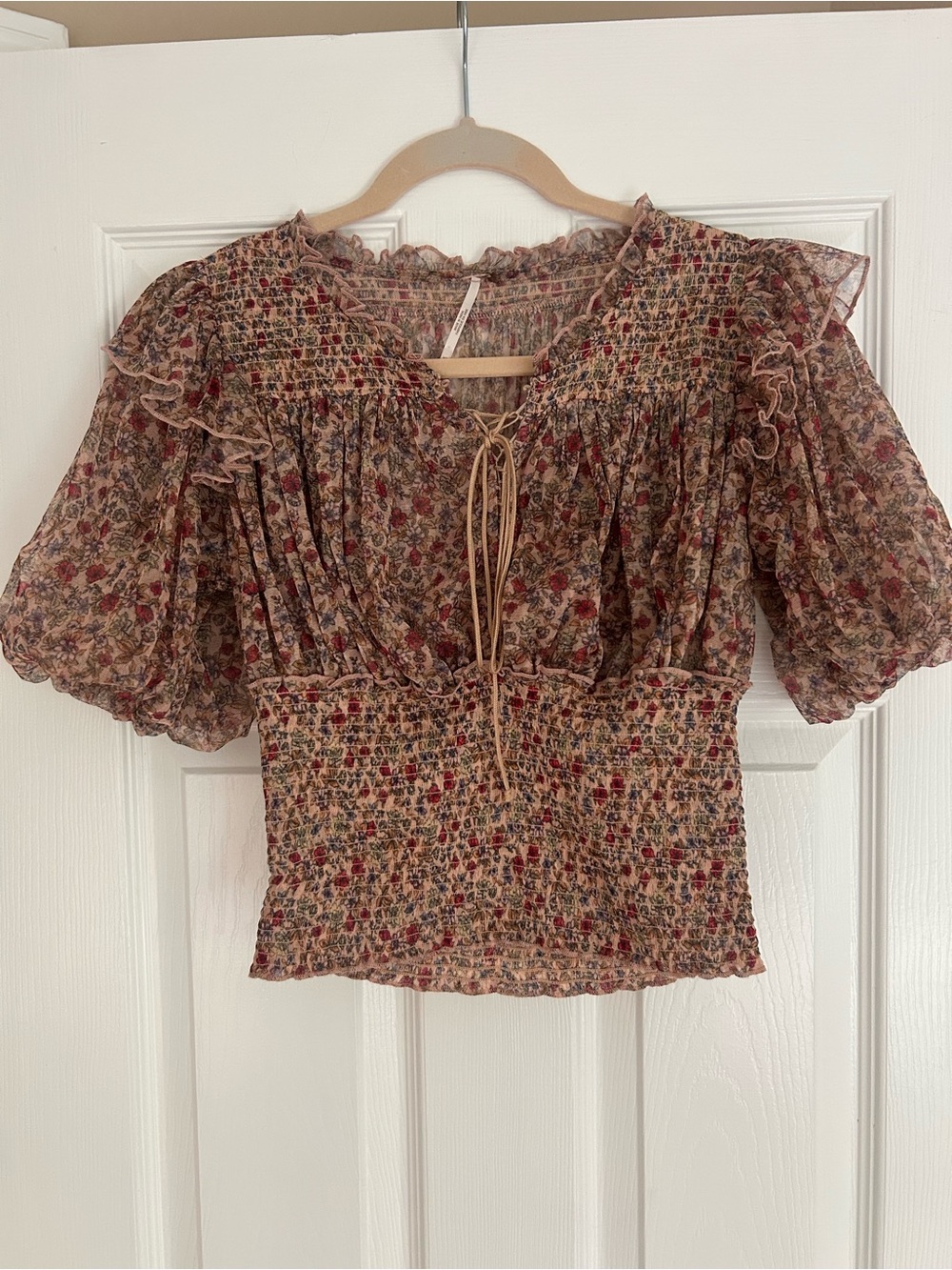 Free People Beige Floral Smocked Puff-Sleeve Blouse
